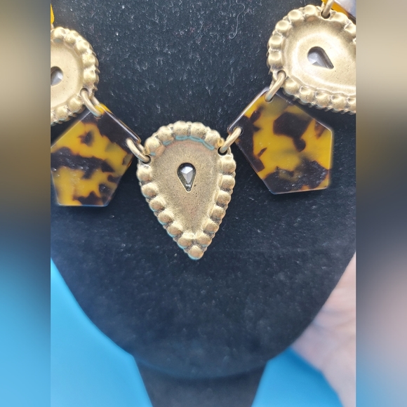 J. Crew Tortoise Shell & Crystal Teardrop Necklace - Picture 3 of 9